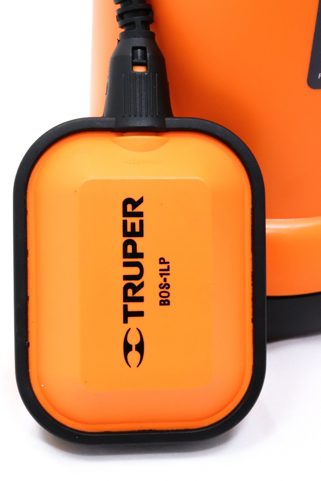 Bombas Sumergible Para Agua Limpia, 1HP, Truper.