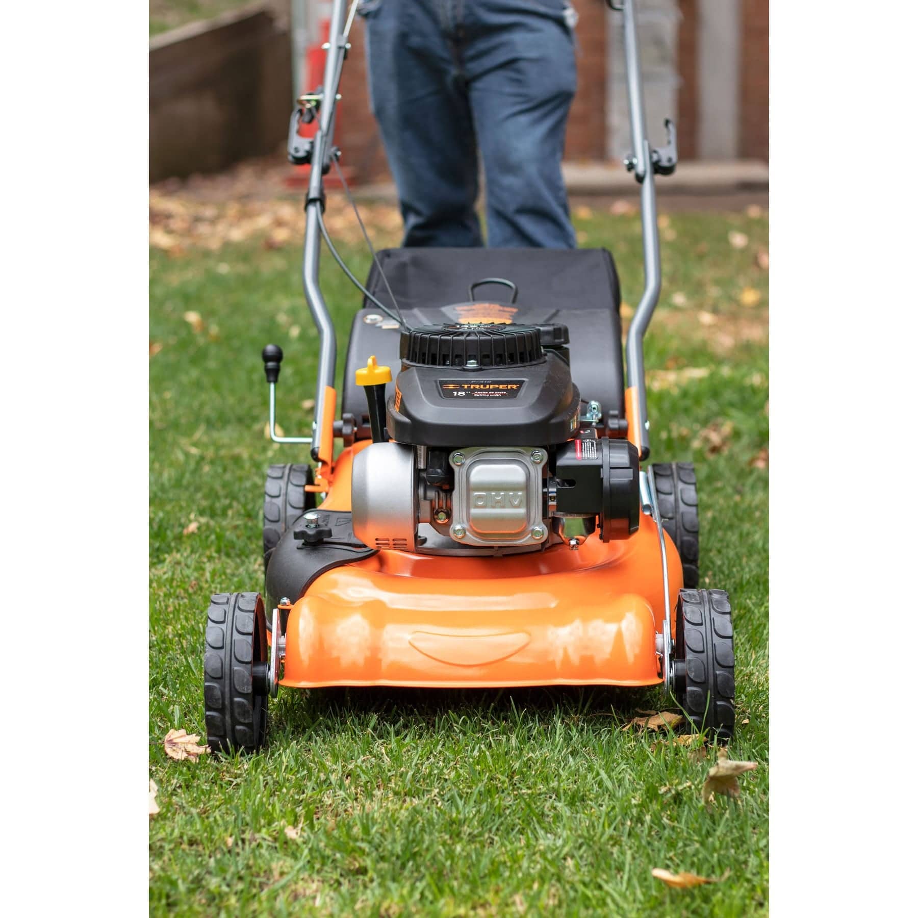 Podadora con motor a gasolina, 4HP, de 18", Truper. - FERRETERÍA WITZI