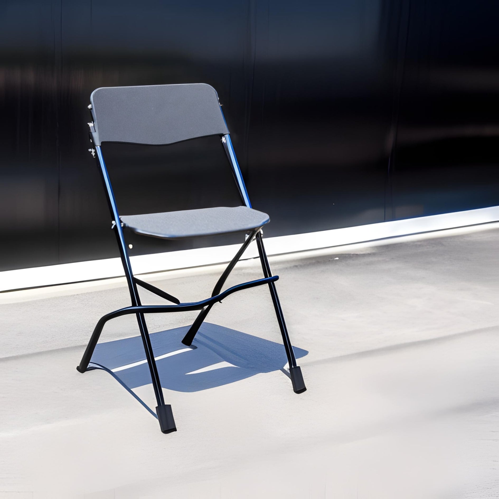 Renta de sillas plegables color negro mate